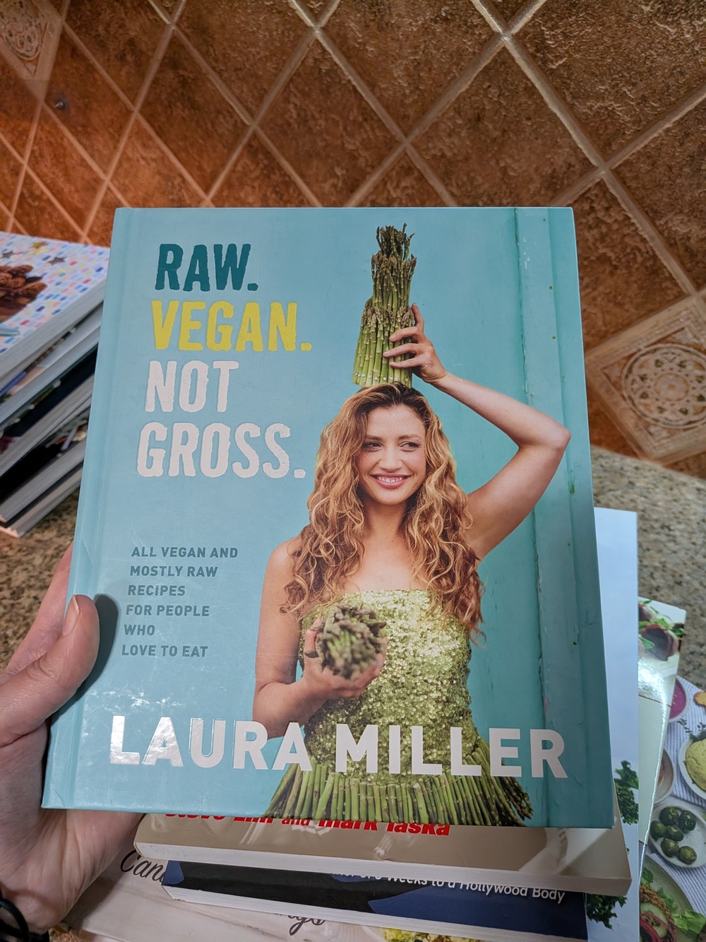 Raw Vegan Cookbook - Laura Miller